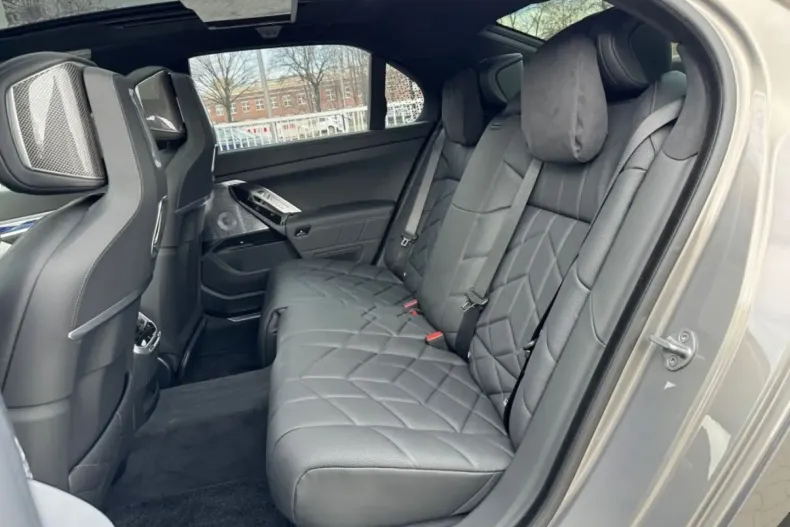 BMW 760 din 2024 cu 5.000 km - oferta BMW125639 - foto 12