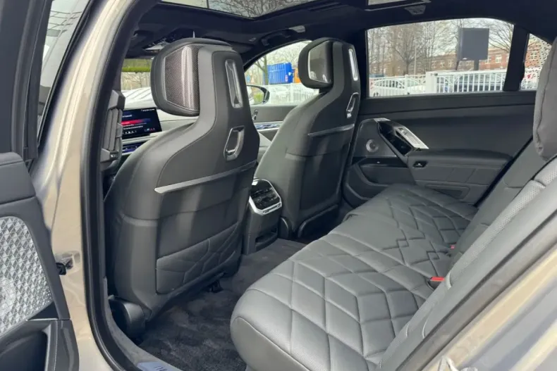 BMW 760 din 2024 cu 5.000 km - oferta BMW125639 - foto 17