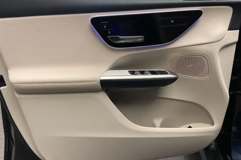 Mercedes-Benz GLC 220 din 2024 cu 3.000 km - oferta MER125641 - foto 13