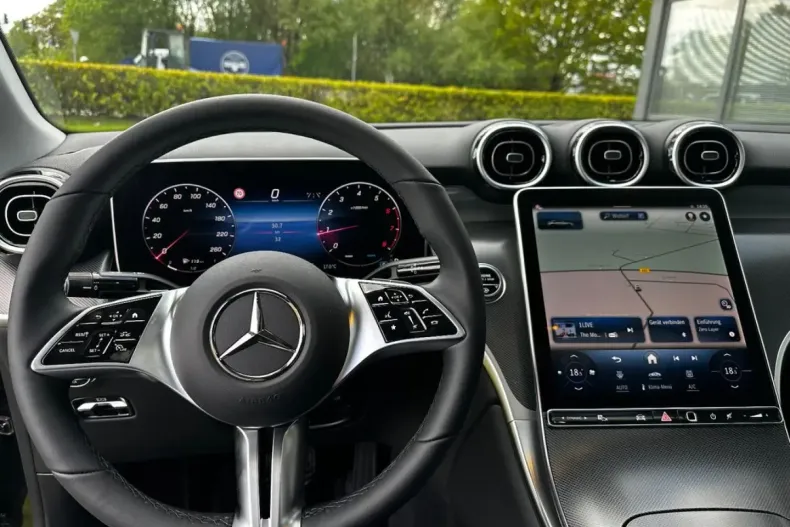 Mercedes-Benz GLC 200 din 2024 cu 50 km - oferta MER125644 - foto 8