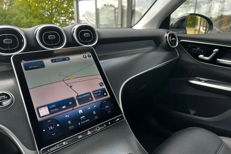 Mercedes-Benz GLC 200 din 2024 cu 50 km - oferta MER125644 - foto 9