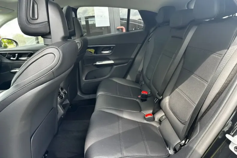 Mercedes-Benz GLC 200 din 2024 cu 50 km - oferta MER125644 - foto 13