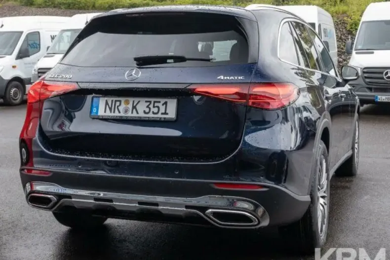 Mercedes-Benz GLC 200 din 2024 cu 4.500 km - oferta MER125646 - foto 3