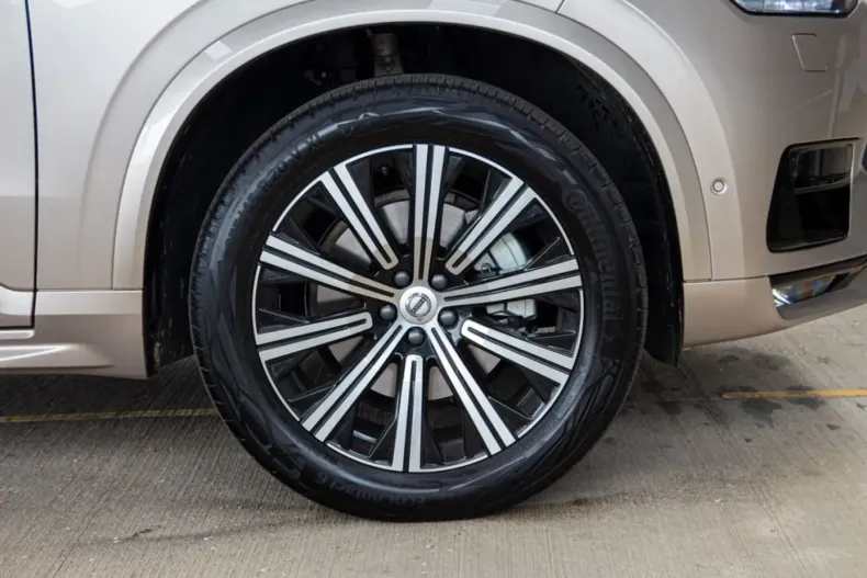 Volvo XC90 din 2023 cu 8.000 km - oferta VOL125647 - foto 8