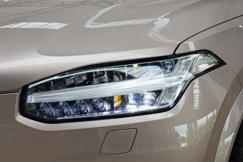 Volvo XC90 din 2023 cu 8.000 km - oferta VOL125647 - foto 9