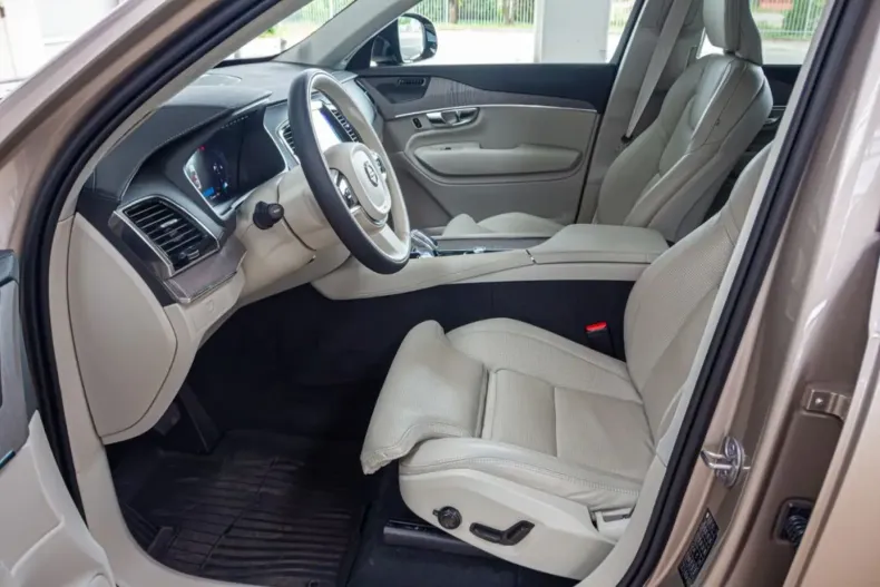 Volvo XC90 din 2023 cu 8.000 km - oferta VOL125647 - foto 11