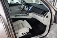 Volvo XC90 din 2023 cu 8.000 km - oferta VOL125647 - foto 14