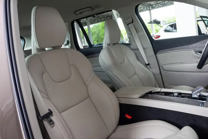 Volvo XC90 din 2023 cu 8.000 km - oferta VOL125647 - foto 18