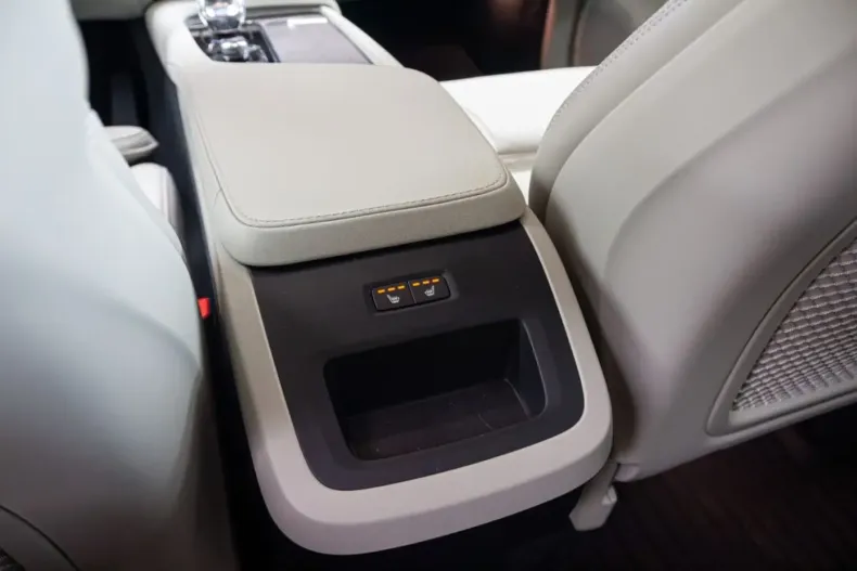 Volvo XC90 din 2023 cu 8.000 km - oferta VOL125647 - foto 26