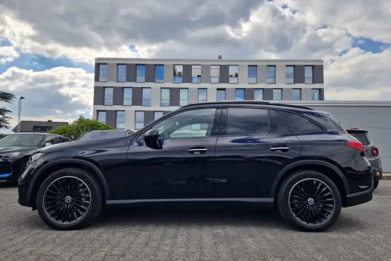 Mercedes-Benz GLC 220 din 2023 cu 1.500 km - oferta MER125648 - foto 3