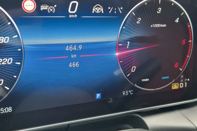 Mercedes-Benz GLC 220 din 2023 cu 1.500 km - oferta MER125648 - foto 9