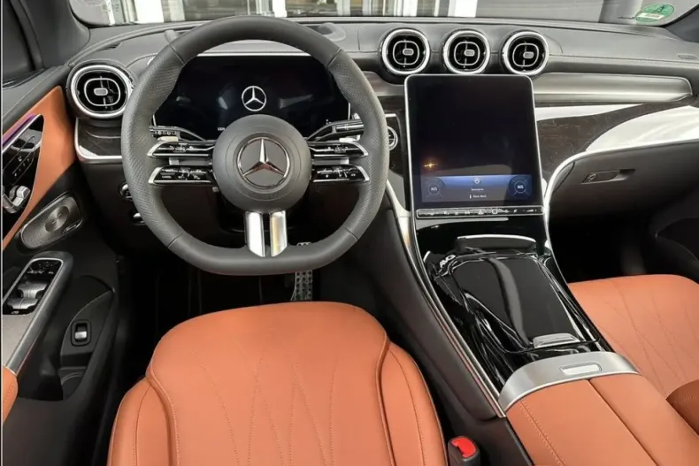 Mercedes-Benz GLC 220 din 2023 cu 7.000 km - oferta MER125649 - foto 8