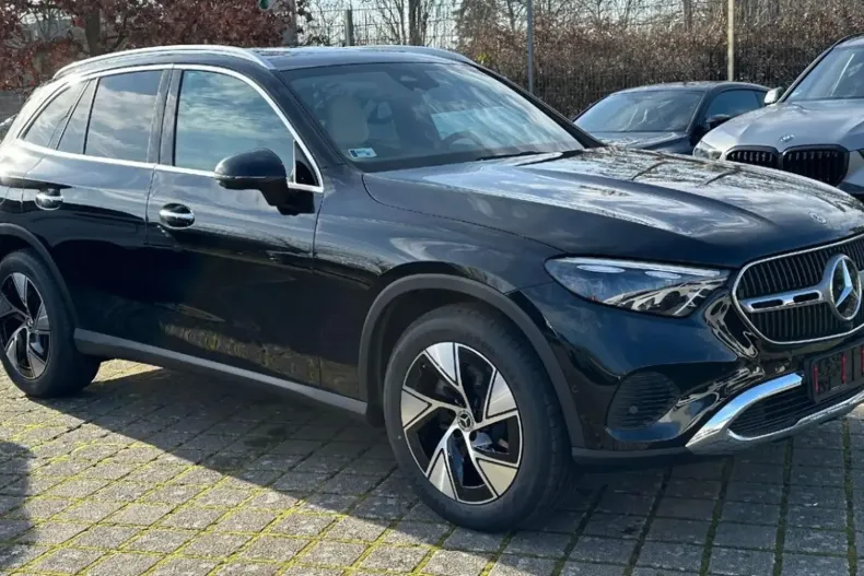 Mercedes-Benz GLC 220 din 2023 cu 50 km - oferta MER125651 - foto 1