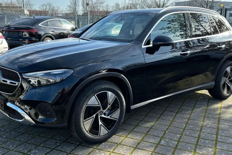 Mercedes-Benz GLC 220 din 2023 cu 50 km - oferta MER125651 - foto 2