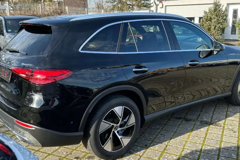 Mercedes-Benz GLC 220 din 2023 cu 50 km - oferta MER125651 - foto 4