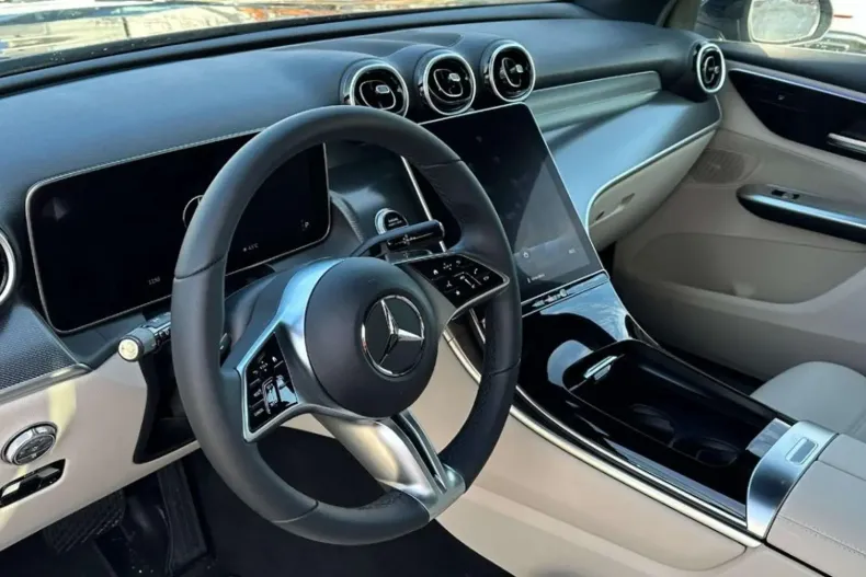 Mercedes-Benz GLC 220 din 2023 cu 50 km - oferta MER125651 - foto 5