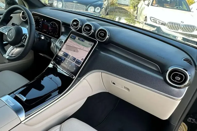 Mercedes-Benz GLC 220 din 2023 cu 50 km - oferta MER125651 - foto 7