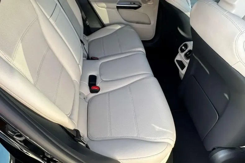 Mercedes-Benz GLC 220 din 2023 cu 50 km - oferta MER125651 - foto 14