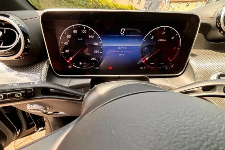 Mercedes-Benz GLC 220 din 2023 cu 8.500 km - oferta MER125652 - foto 6