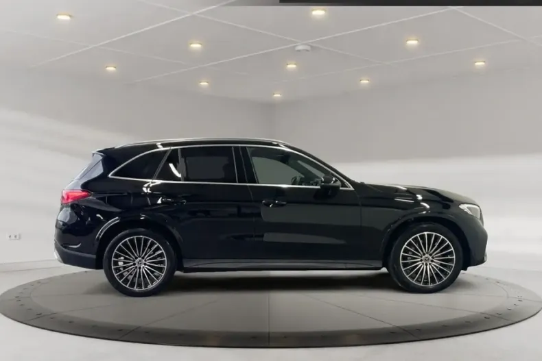 Mercedes-Benz GLC 200 din 2023 cu 8.000 km - oferta MER125653 - foto 6