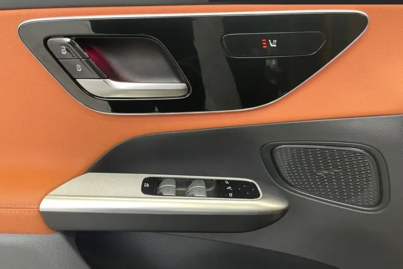 Mercedes-Benz GLC 200 din 2023 cu 8.000 km - oferta MER125653 - foto 13