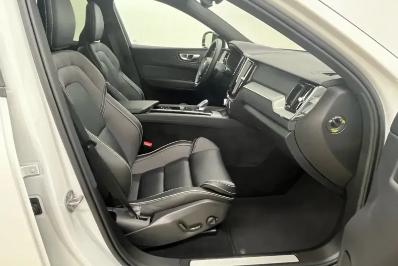 Volvo XC60 din 2023 cu 21.150 km - oferta VOL125654 - foto 6