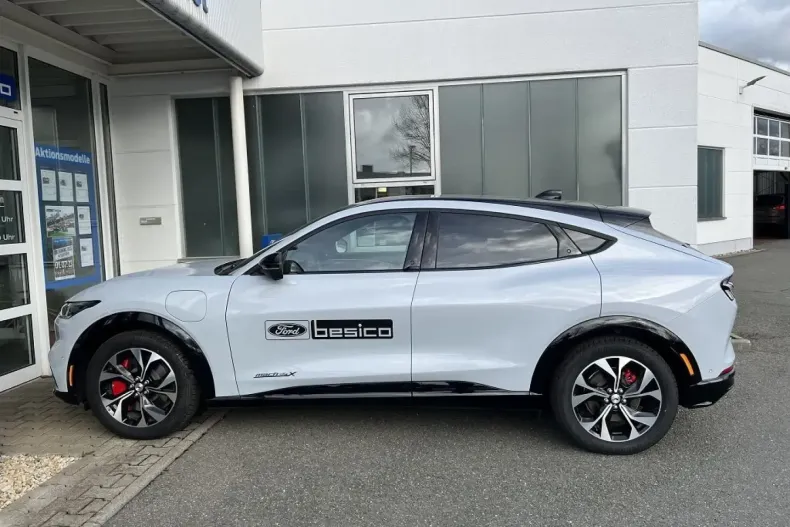 Ford Mustang Mach-E din 2023 cu 33.000 km - oferta FOR125658 - foto 4