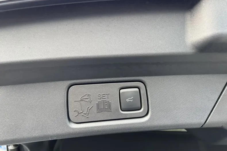 Ford Mustang Mach-E din 2023 cu 33.000 km - oferta FOR125658 - foto 8