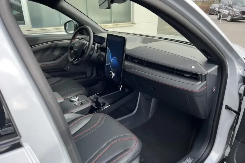 Ford Mustang Mach-E din 2023 cu 33.000 km - oferta FOR125658 - foto 25