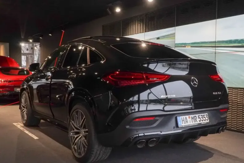 Mercedes-Benz GLE 53 AMG din 2024 cu 15.000 km - oferta MER125663 - foto 3