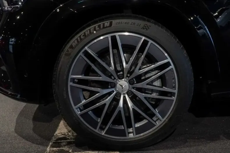 Mercedes-Benz GLE 53 AMG din 2024 cu 15.000 km - oferta MER125663 - foto 8