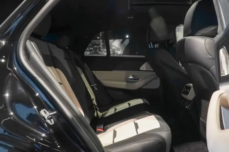 Mercedes-Benz GLE 53 AMG din 2024 cu 15.000 km - oferta MER125663 - foto 11