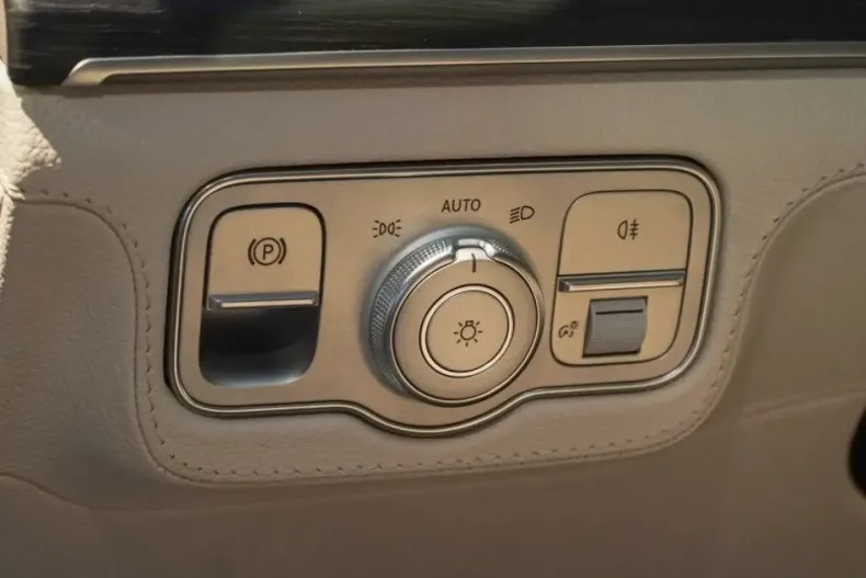 Mercedes-Benz GLE 53 AMG din 2024 cu 15.000 km - oferta MER125663 - foto 22