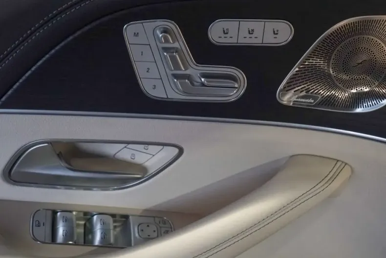 Mercedes-Benz GLE 53 AMG din 2024 cu 15.000 km - oferta MER125663 - foto 23