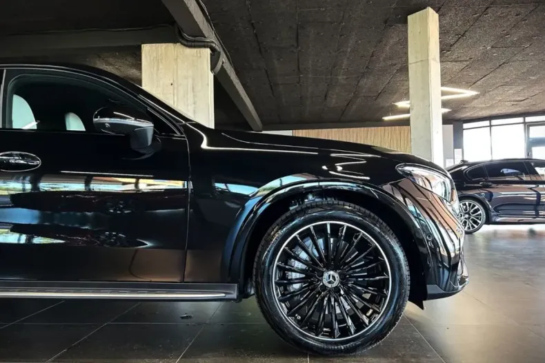 Mercedes-Benz GLC 220 din 2023 cu 17.000 km - oferta MER125666 - foto 6