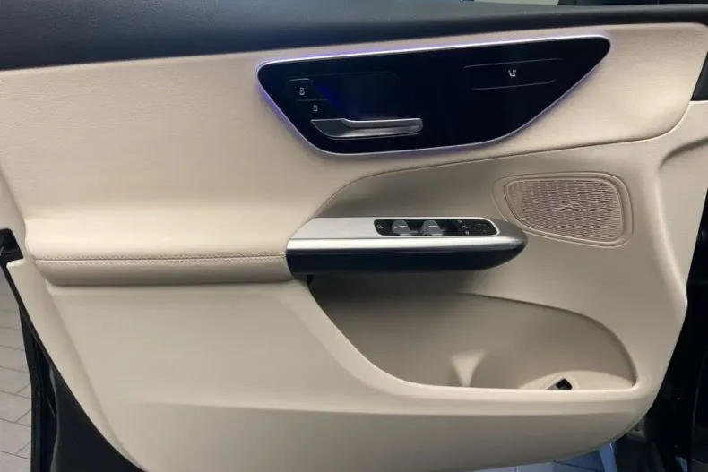 Mercedes-Benz GLC 220 din 2024 cu 3.500 km - oferta MER125667 - foto 11