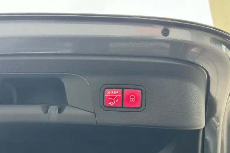 Mercedes-Benz GLC 300 din 2022 cu 31.935 km - oferta MER125670 - foto 12