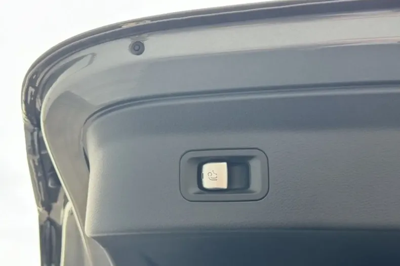 Mercedes-Benz GLC 300 din 2022 cu 31.935 km - oferta MER125670 - foto 17