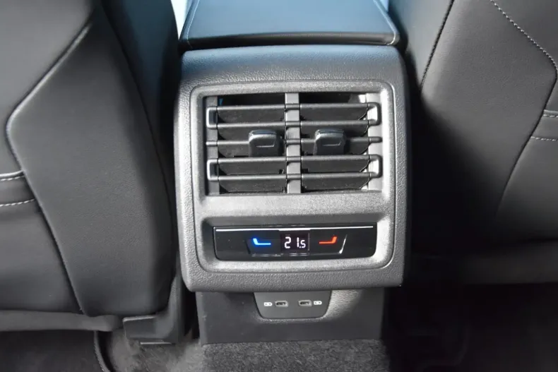 Volkswagen Golf din 2023 cu 30.500 km - oferta VOL125674 - foto 14