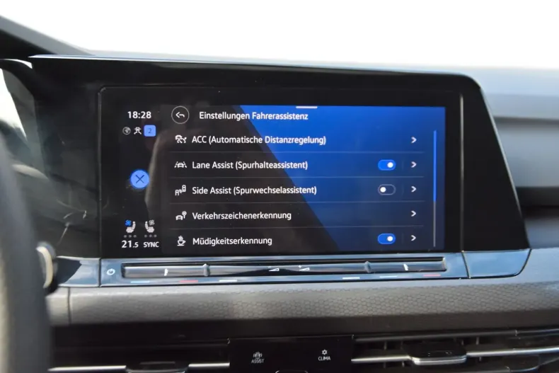 Volkswagen Golf din 2023 cu 30.500 km - oferta VOL125674 - foto 18