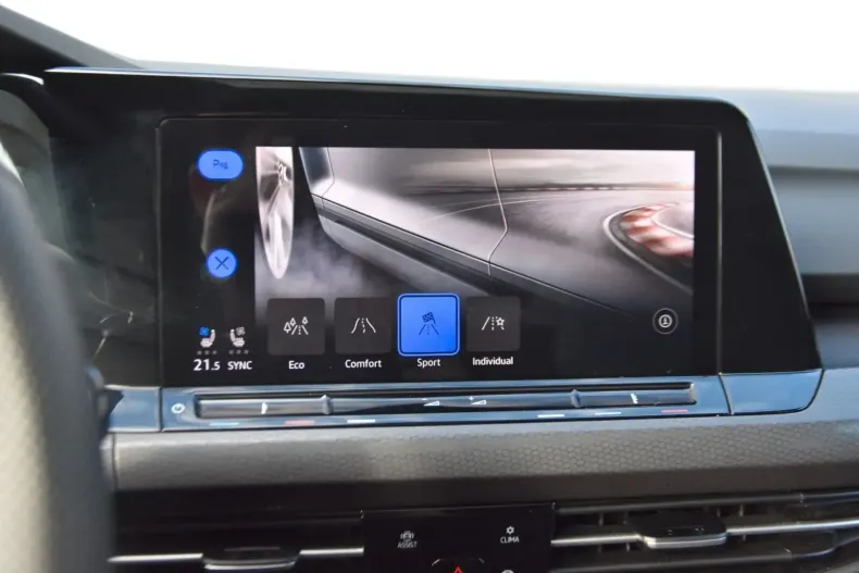 Volkswagen Golf din 2023 cu 30.500 km - oferta VOL125674 - foto 20