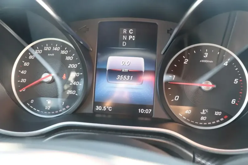 Mercedes-Benz V 300 din 2022 cu 39.000 km - oferta MER125677 - foto 14