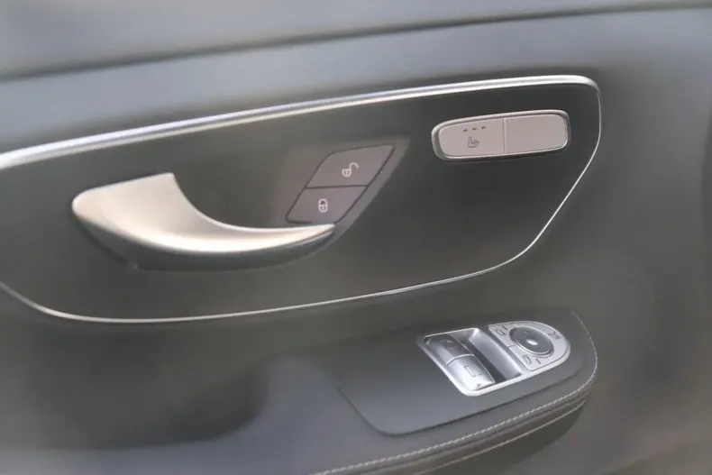 Mercedes-Benz V 300 din 2022 cu 39.000 km - oferta MER125677 - foto 27