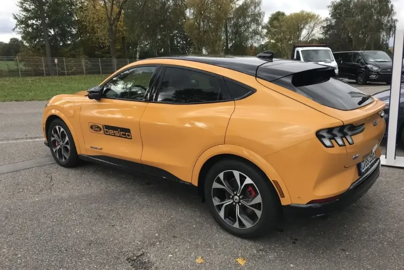 Ford Mustang Mach-E din 2022 cu 19.963 km - oferta FOR125679 - foto 7