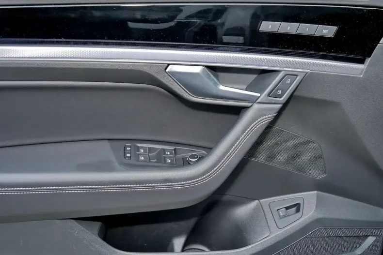 Volkswagen Touareg din 2023 cu 15.250 km - oferta VOL125680 - foto 15