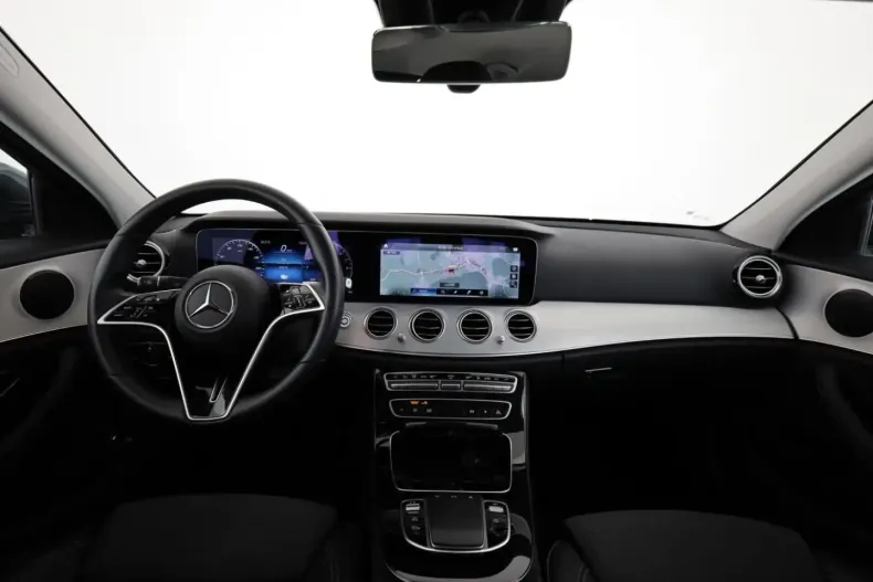 Mercedes-Benz E 300 din 2021 cu 43.468 km - oferta MER125685 - foto 19