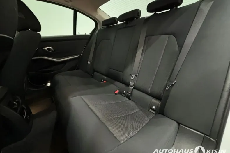 BMW 320 din 2021 cu 78.132 km - oferta BMW125688 - foto 6