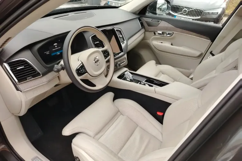 Volvo XC90 din 2023 cu 21.600 km - oferta VOL125694 - foto 6