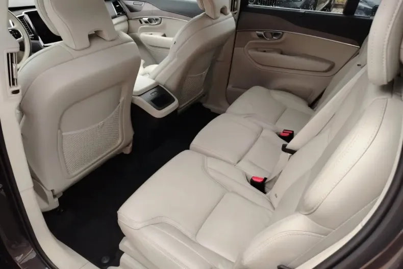 Volvo XC90 din 2023 cu 21.600 km - oferta VOL125694 - foto 7