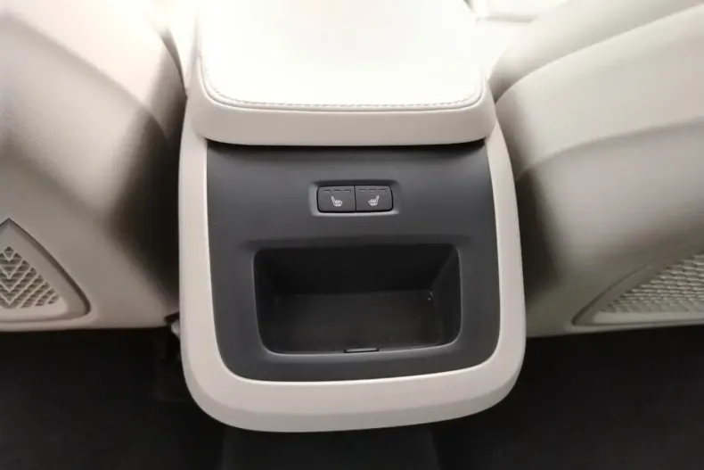 Volvo XC90 din 2023 cu 21.600 km - oferta VOL125694 - foto 13